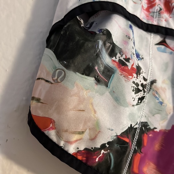 Lululemon Run: Speed Short *4-way Stretch
Pigment Wave Multi / Black - Picture 8 of 9